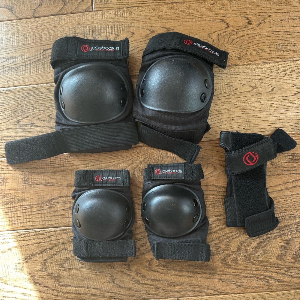 Jaseboards Ghostboards Protective Gear Set